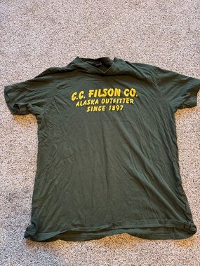 C.C Filson Co Alaska Outfitter since 1897 Olive Green Short-Sleeve Tee size XL